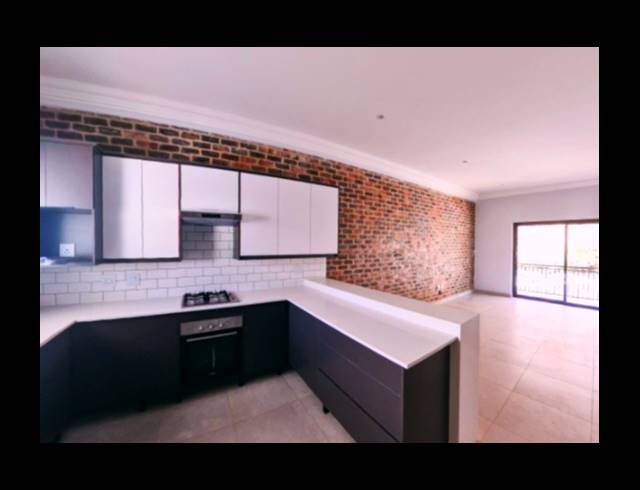 3 BEDROOM APARTMENT FOR SALE IN BRYANSTON